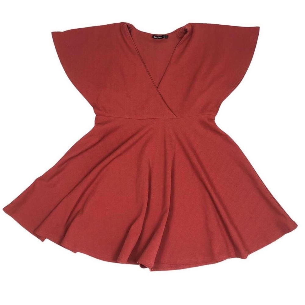 boohoo short flowy v-neck dress